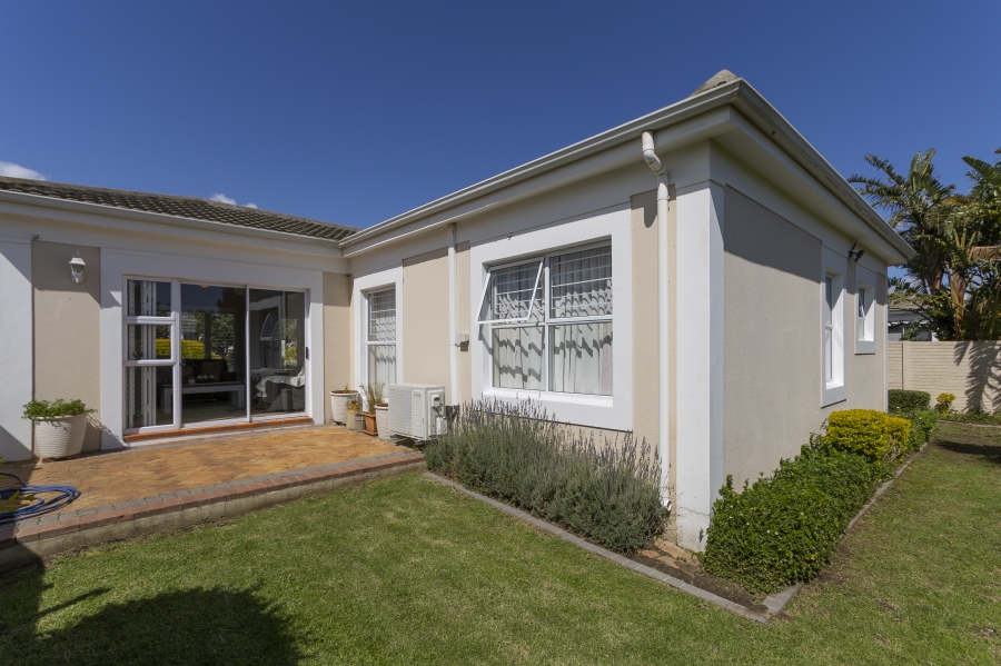 To Let 3 Bedroom Property for Rent in Heritage Park Western Cape